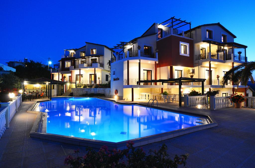 Antilia Apartments Tavronitis Eksteriør bilde